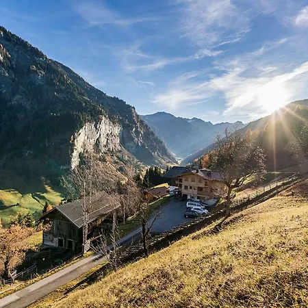 Bauerndoerfl * Hüttschlag